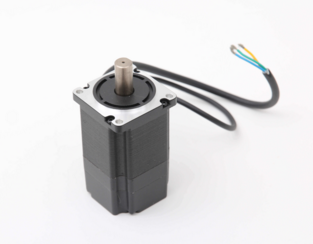 那種步進電機可以實現1800轉（步進電機200轉每分）